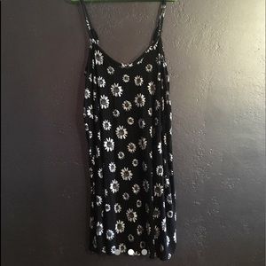 Hot topic Daisy print slip dress